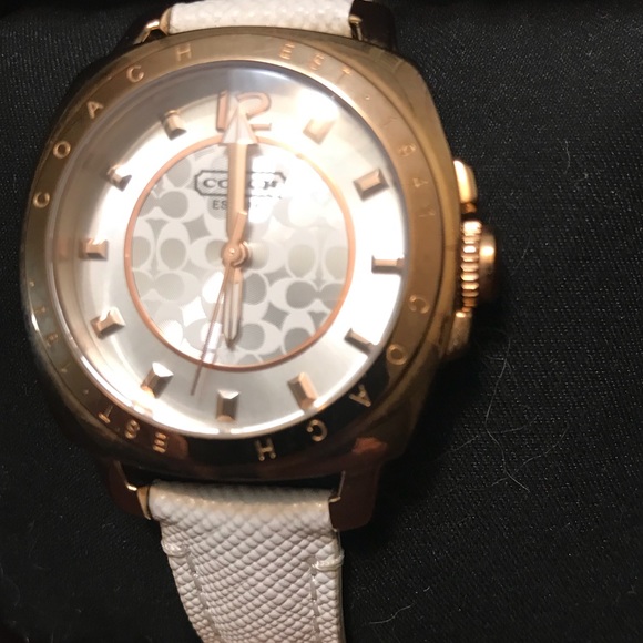 Coach Ladies Rose Gold Watch - Picture 3 of 7